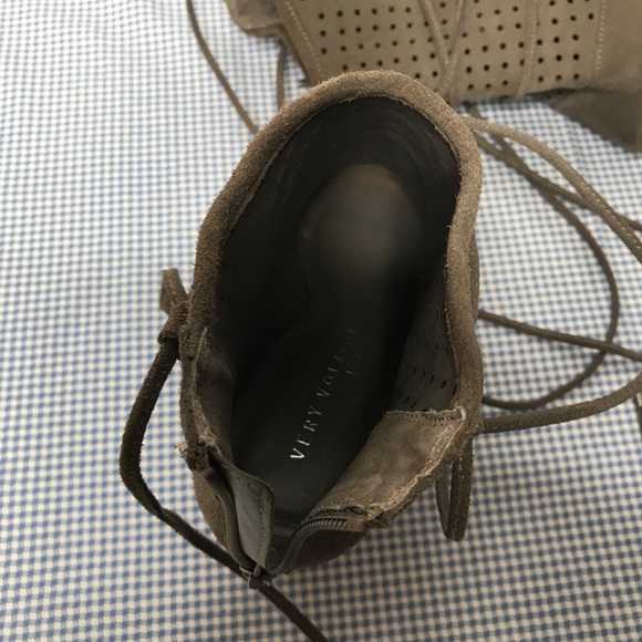 Very Volatile Open Toe Heeled Beige Booties Sz9 - Picture 6 of 8